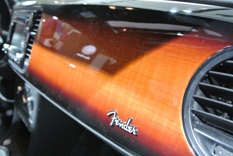 VW Beetle Fender Sunburst dash