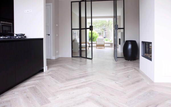 eiken-lamelparket-rotterdam-herringbone floors